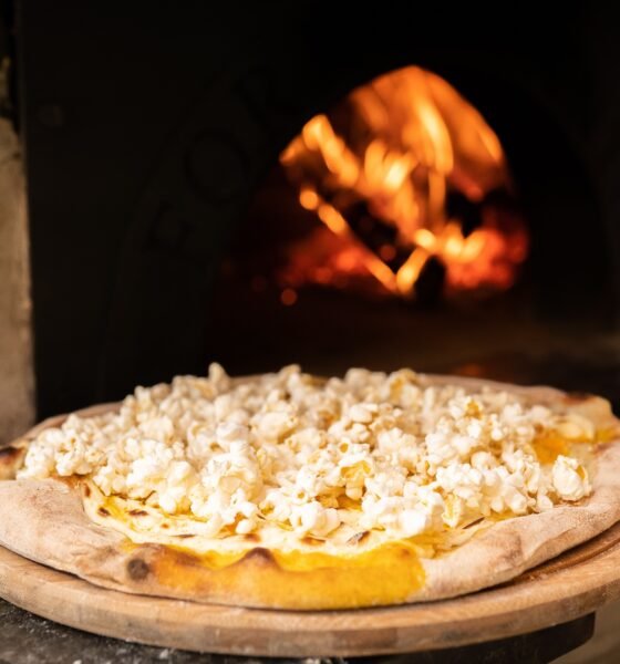 Chef Gino Contin entra no clima das Festas Juninas com sua Pizza de Queijo Cremoso e Pipoca