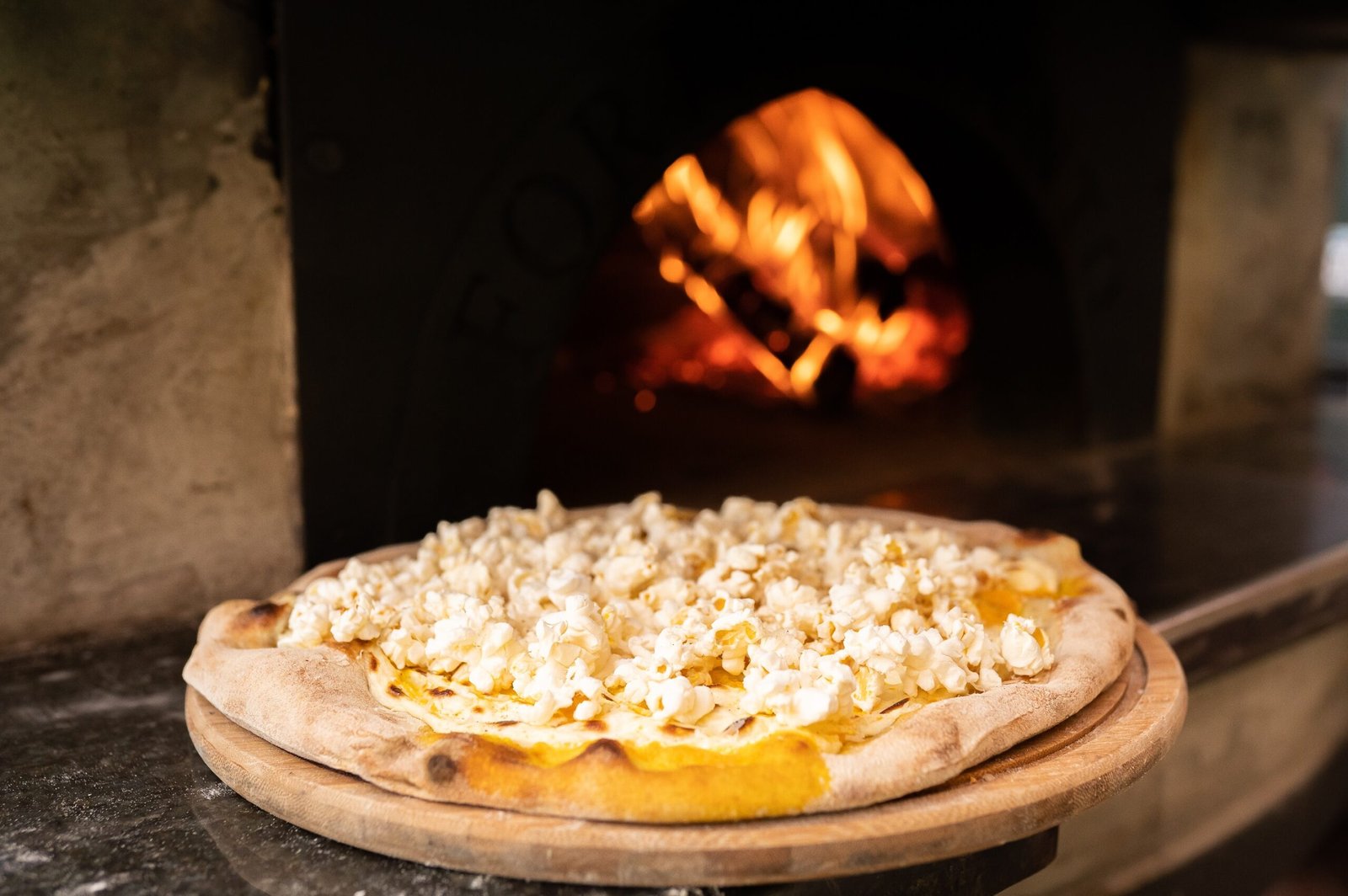 Chef Gino Contin entra no clima das Festas Juninas com sua Pizza de Queijo Cremoso e Pipoca
