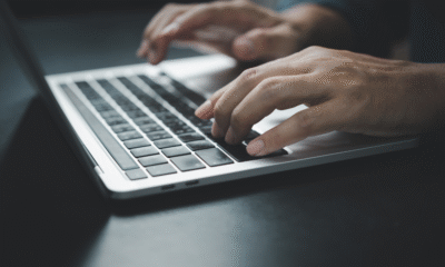 Dados apontam AI Overviews em resultados de pesquisa por setores